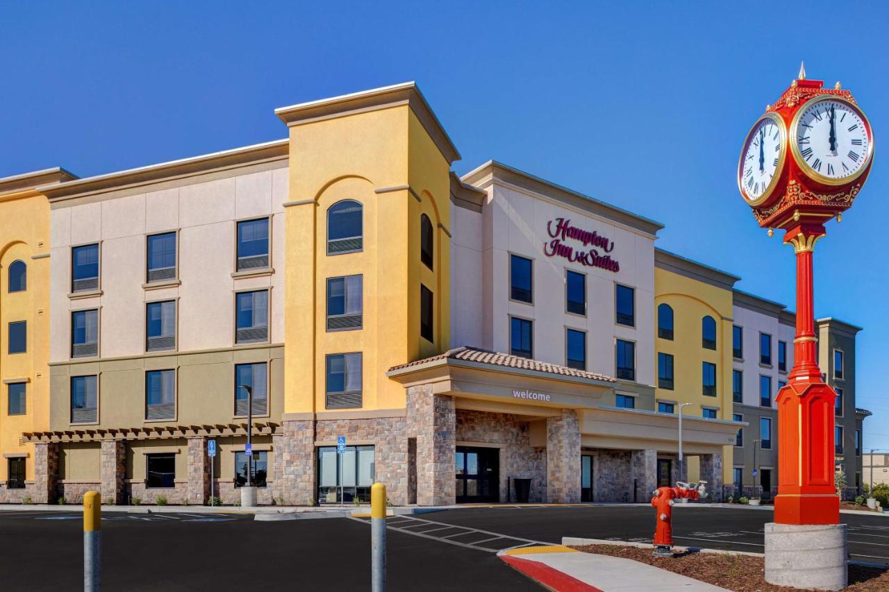 Hampton Inn & Suites Марина Экстерьер фото